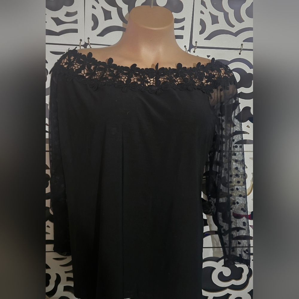 Stunning, Elegant & Sexy Off The Shoulder Top From Venus 3x - Picture 2 of 15